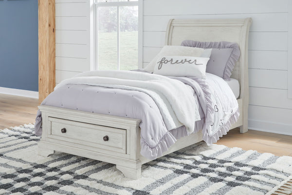 Ashley Robbinsdale Sleigh Bed