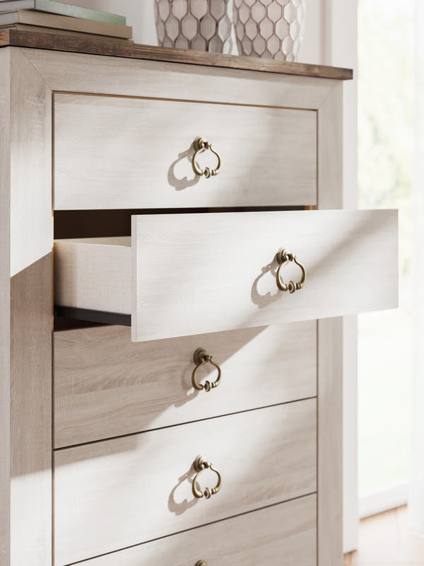 Laigmeyer Two-tone Five Drawer Chest drawer detail