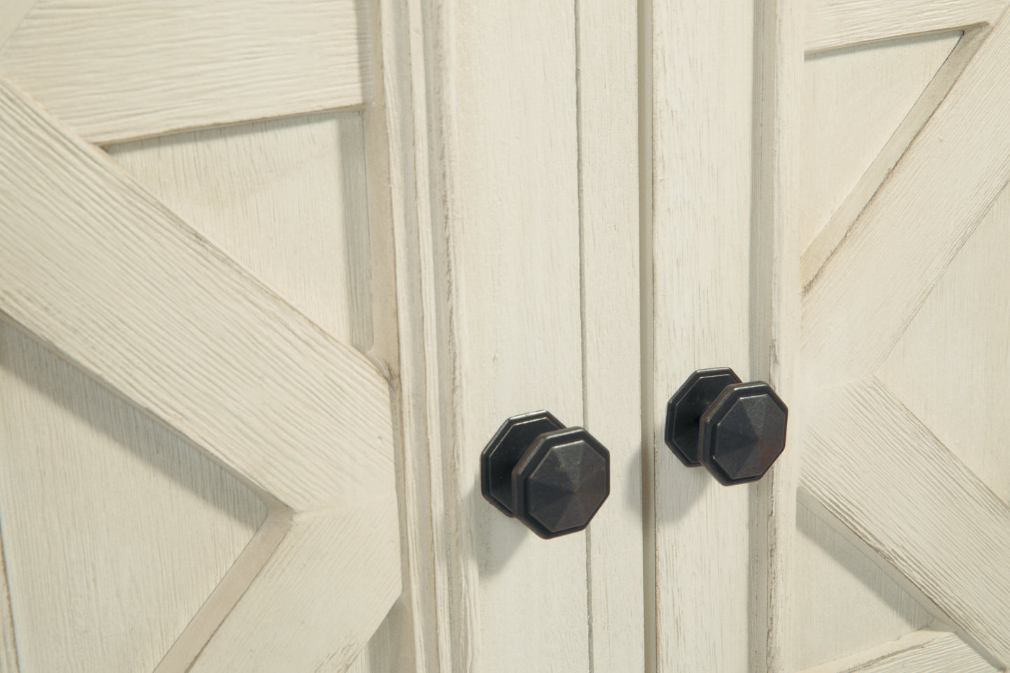 Bolanburg Antiqued White and Weathered Oak Dining Server