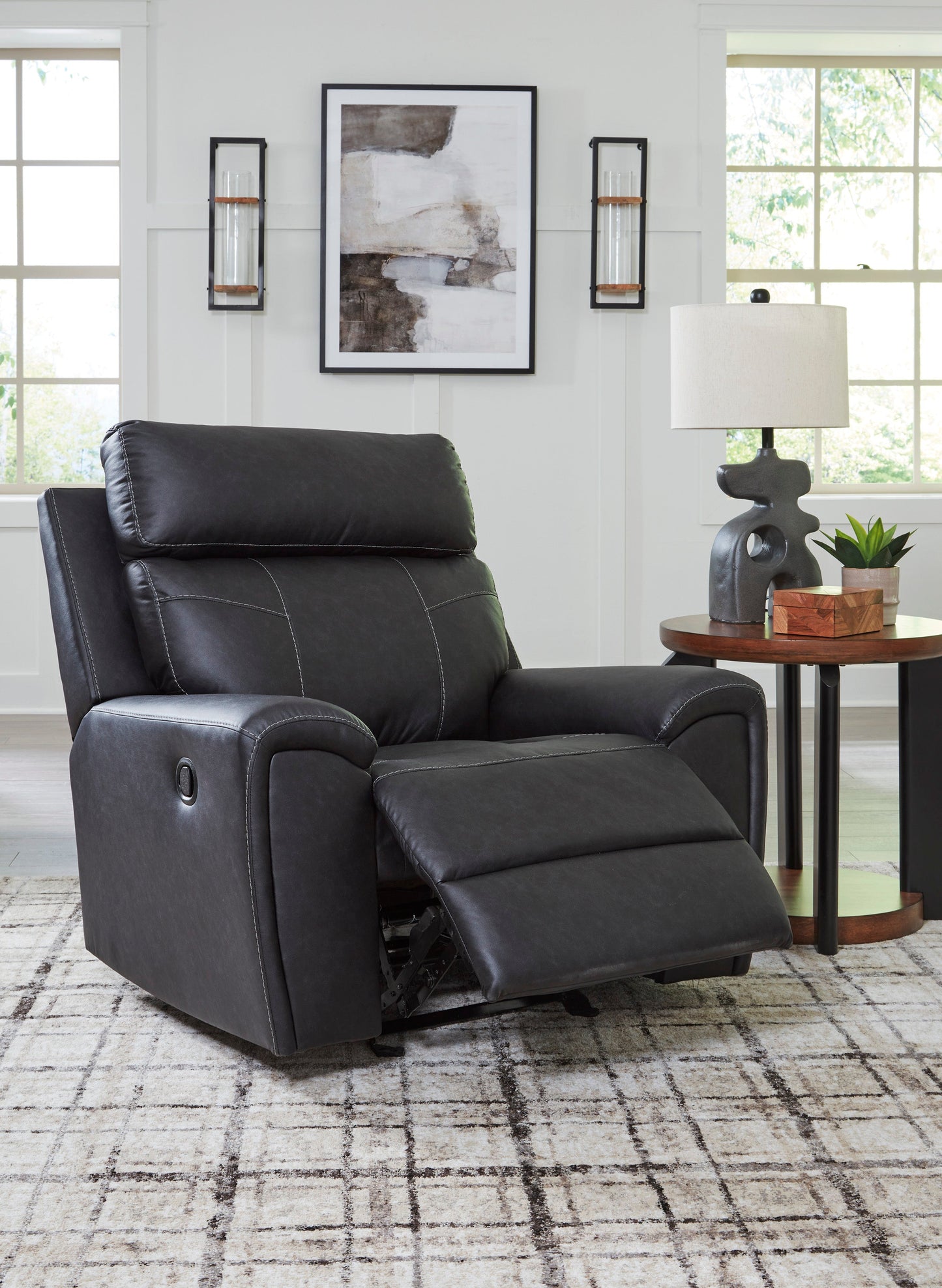 Montacute Black Recliner