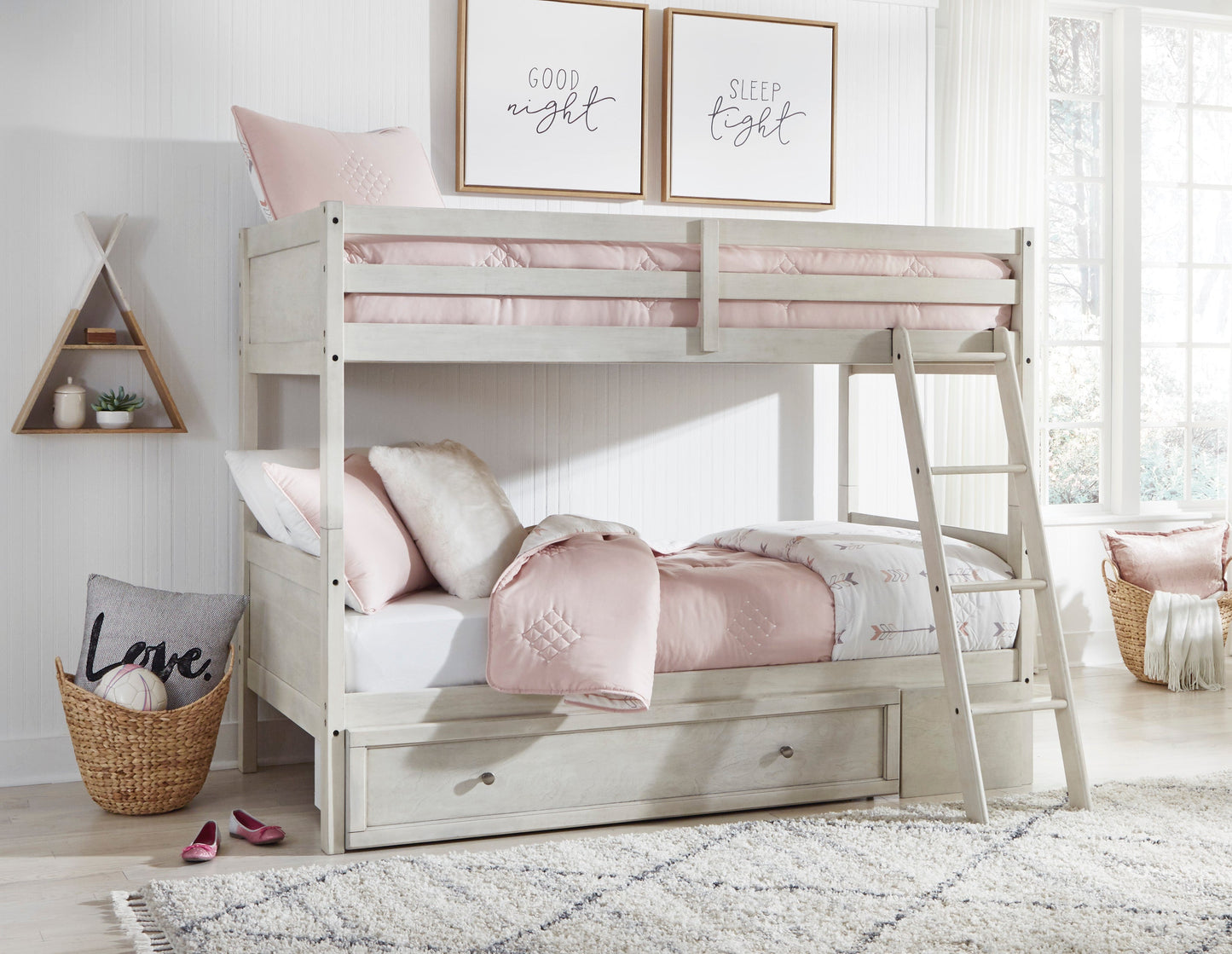 Robbinsdale Antique White Twin/Twin Bunk Bed w/ Ladder