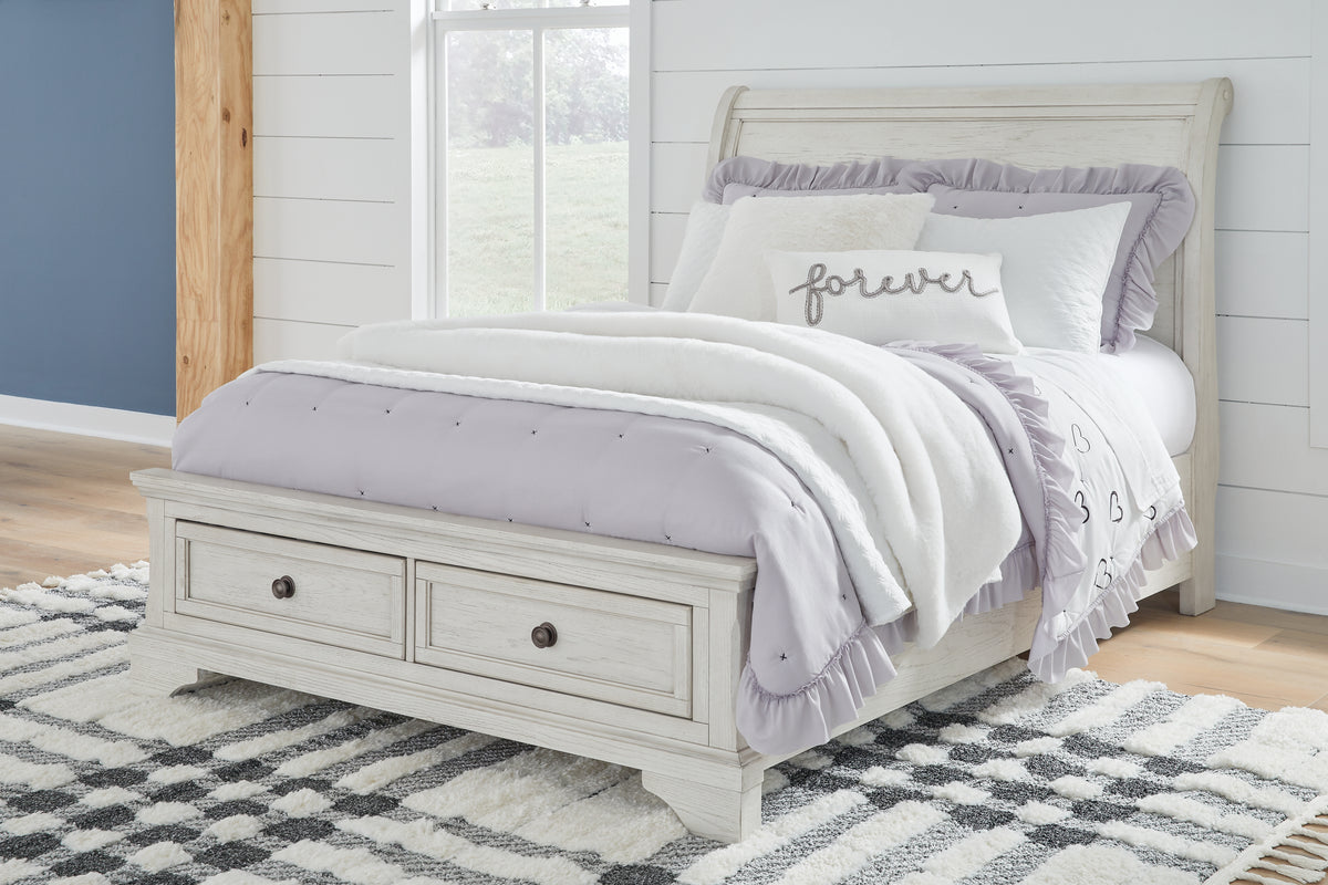 Robbinsdale - Queen Rails with Roll Slats - Antique White — Robbinsdale Queen Sleigh Bed