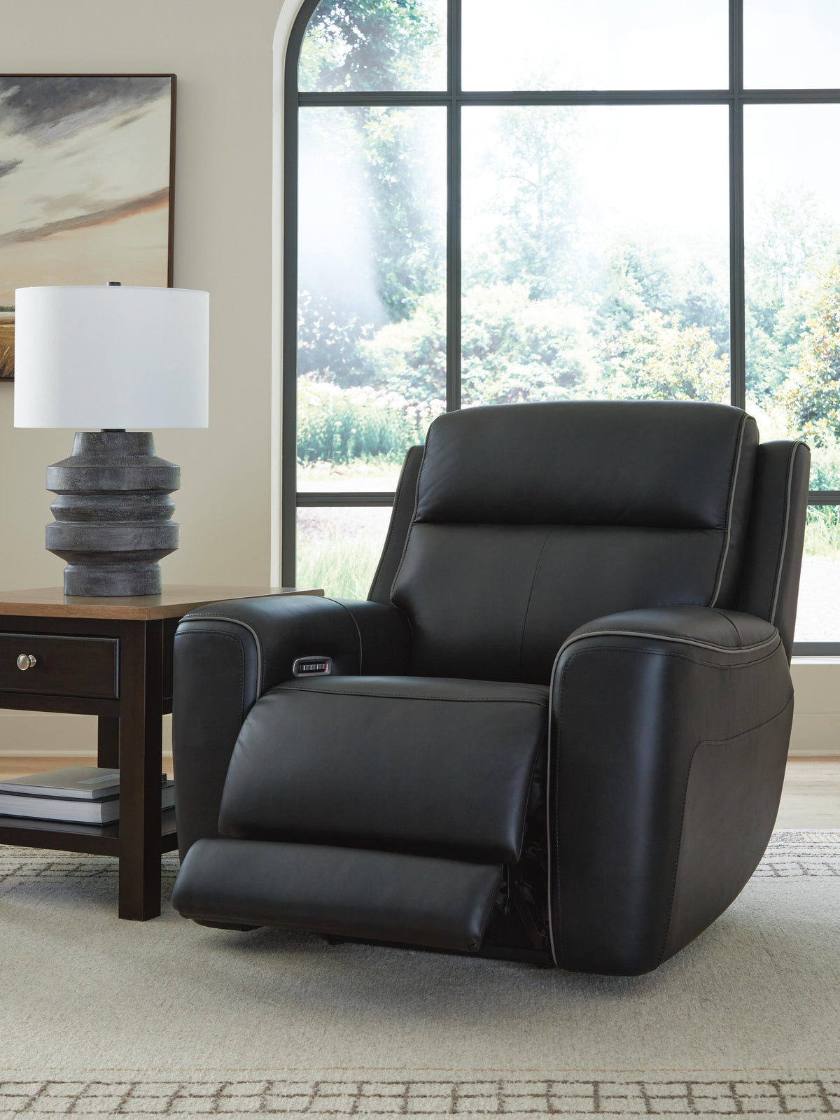 5Z-Comfort Onyx Power Recliner with Adjustable Headrest
